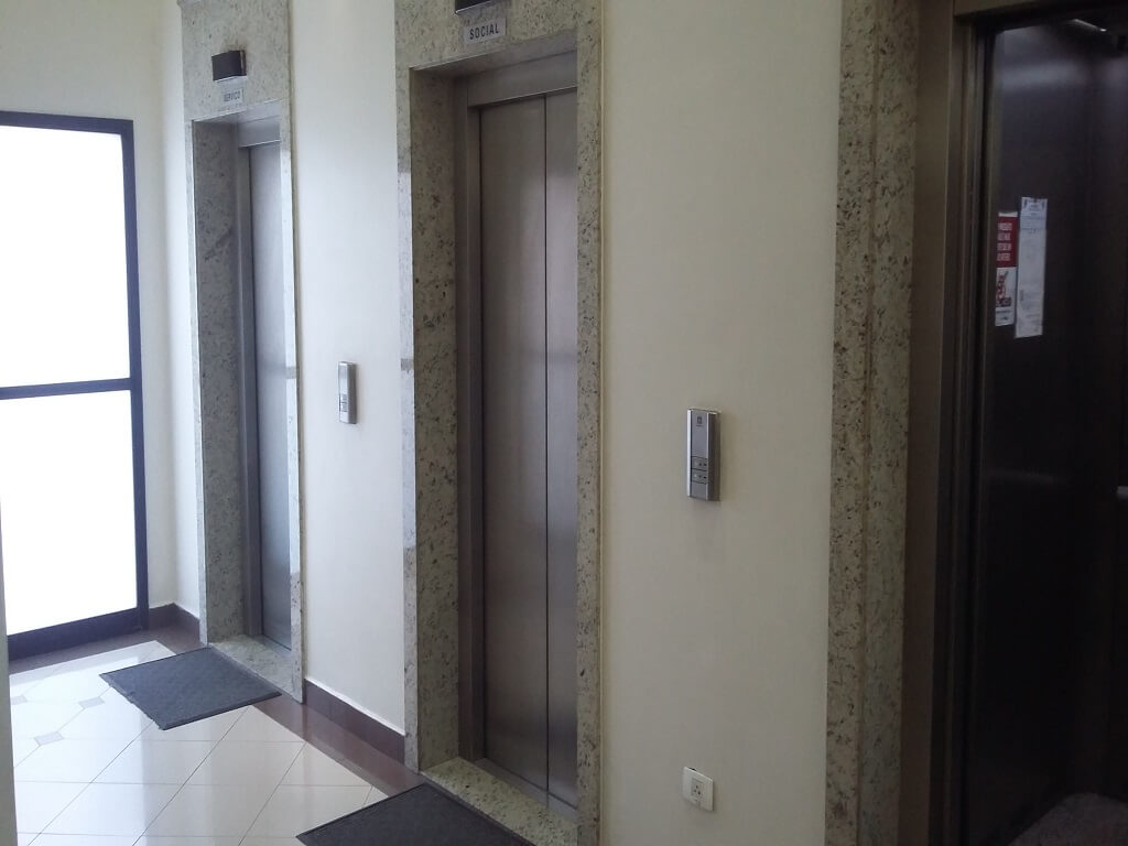 Hall-Elevadores